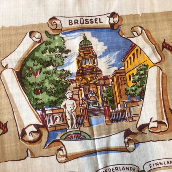 European linen tablecloth highlighting Germany 6 matching napkins circa 1950 - Picture 8 of 12